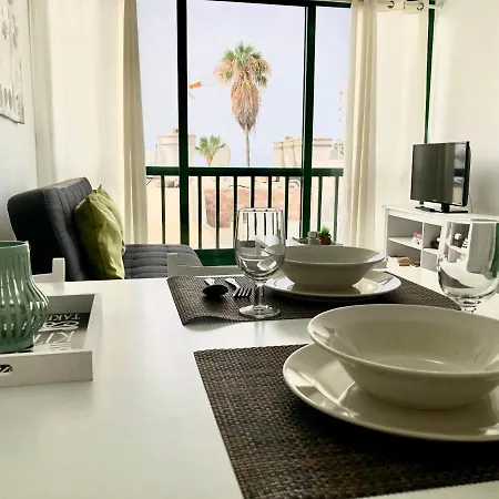 Apt. Playa Chica 4. Near The Beach