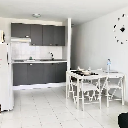 Apt. Playa Chica 4. Near The Beach 티아즈