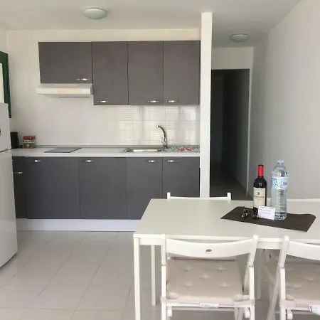 아파트 Apt. Playa Chica 4. Near The Beach *